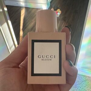 Gucci Bloom Perfume - Sophisticated Tan Elegance (only used once )